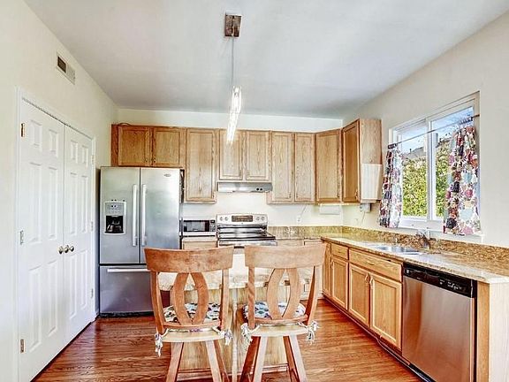 4th image of 3826 1/2 Elbert Ave