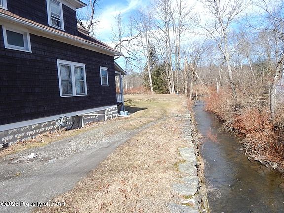 5th image of 1000 Lower Demunds Rd