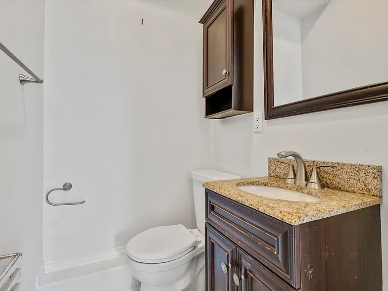 25 Gardners Ln — Photo 14