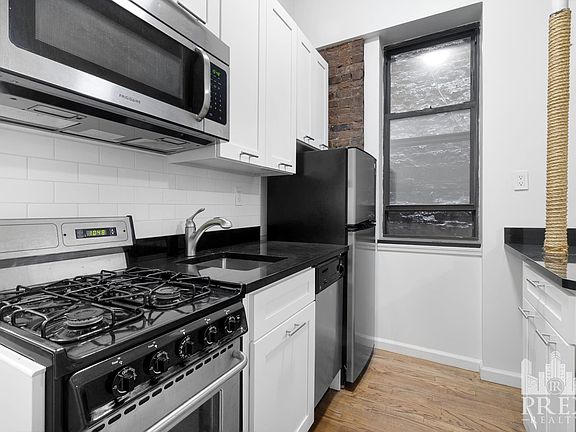 3rd image of 147 E 30th St APT 1D