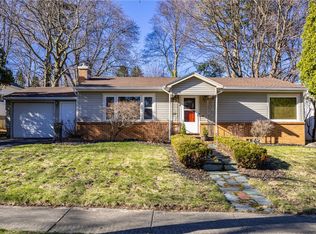 88 Longcroft Rd, Rochester, NY 14609