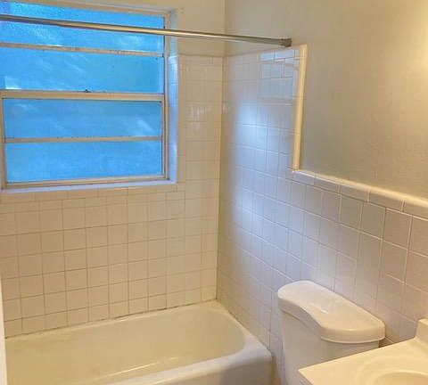 5th image of 313 Laurel St #4