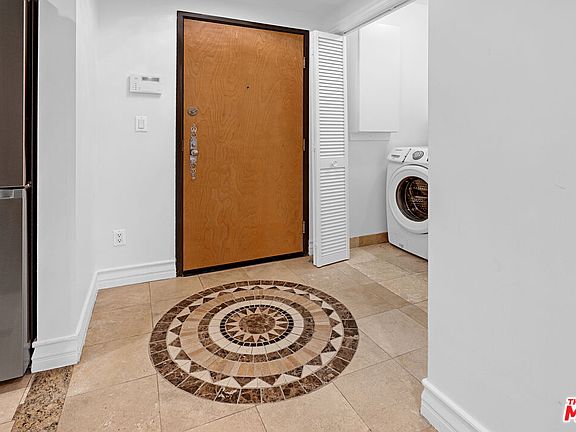 5th image of 1838 Westholme Ave Unit 104