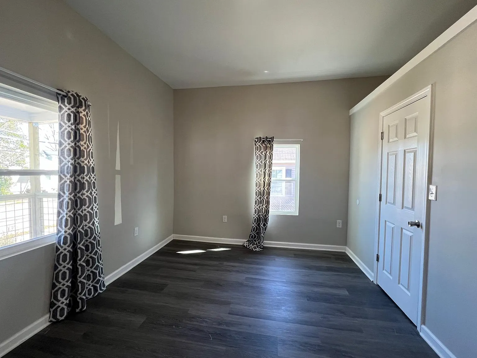 2 bed, 900 sqft, $1,100 — Photo 4