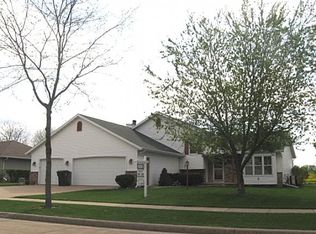 3209 S Blueberry Ln, Appleton, WI 54915