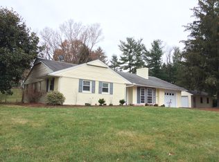 1217 Meadowbrook Rd, Waynesboro, VA 22980