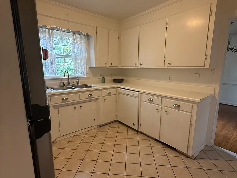 1929 Lynn Cove Ln — Photo 11