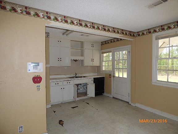 3rd image of 2748 Miller Ave #2750