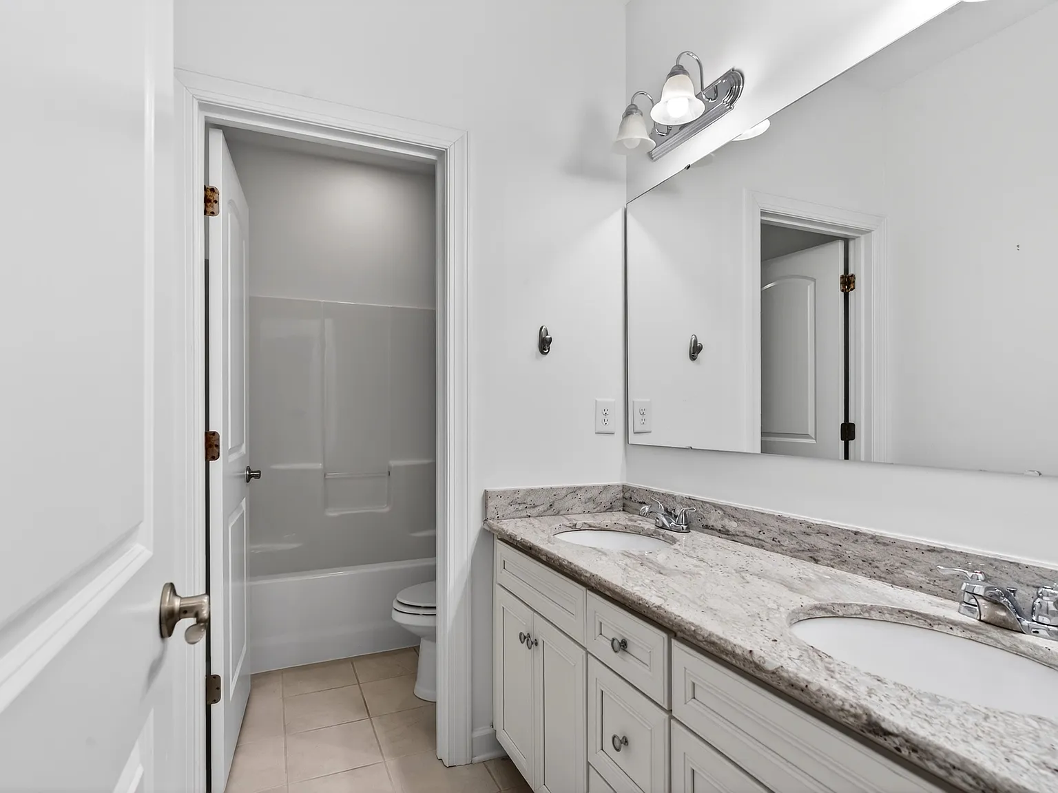 4 bed, 2.5 bath, $3,300 — Photo 4