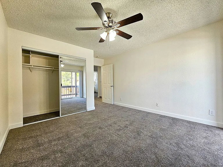 Raymond Ritz Apartments — Photo 31