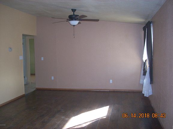 3rd image of 608 W Webb Dr