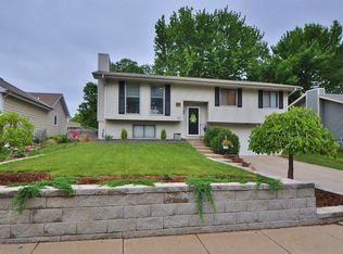 6123 NW 11th St, Lincoln, NE 68521