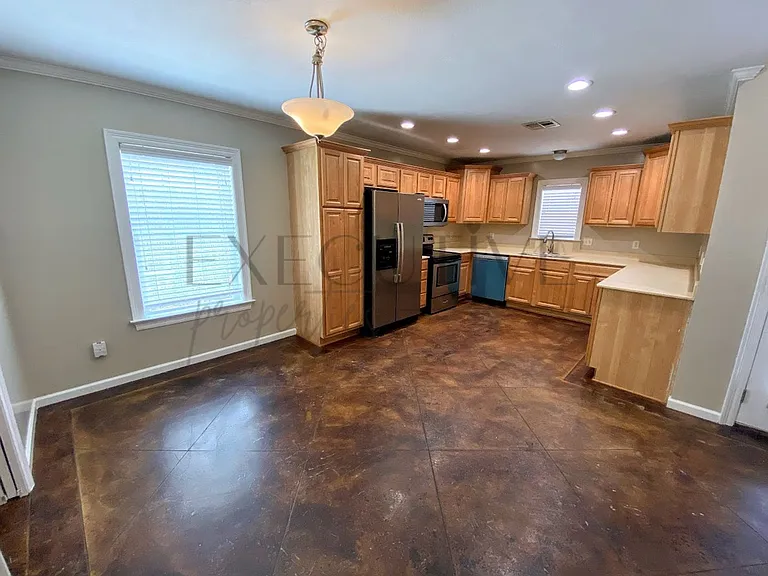 3804 Olive St — Photo 3