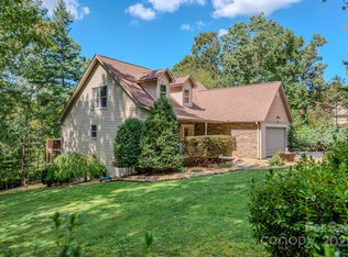 16 Dynasty Ln, Candler, NC 28715