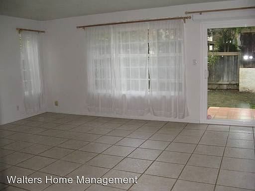 3rd image of 1651 S Juniper St Unit 44