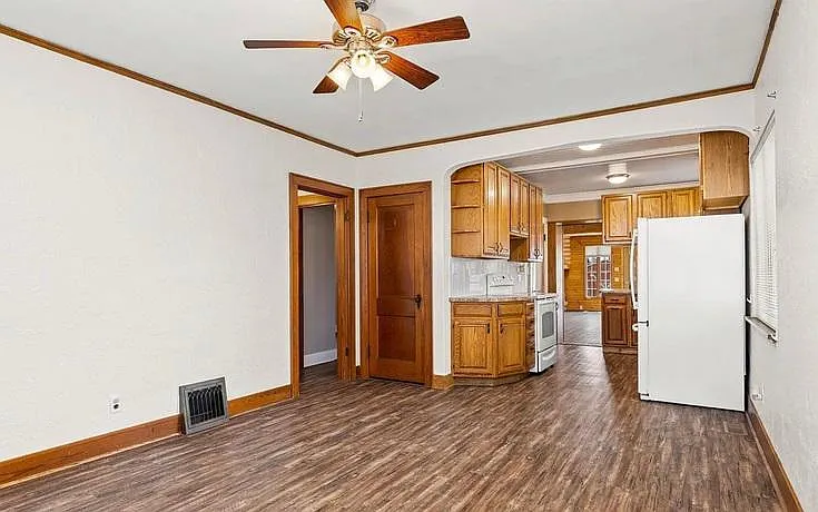 512 S Mathis Ave — Photo 7