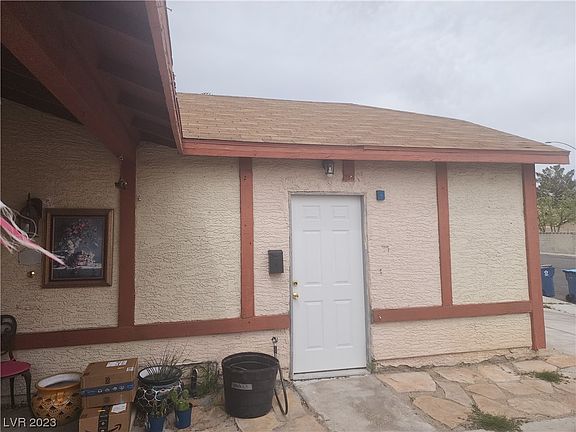 3rd image of 900 Coral Isle Way