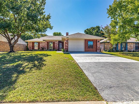3rd image of 3818 Jewell Dr