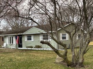 1760 Pine Bluff Rd, Morris, IL 60450