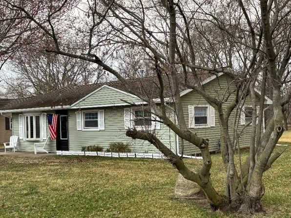 1760 Pine Bluff Rd, Morris, IL 60450