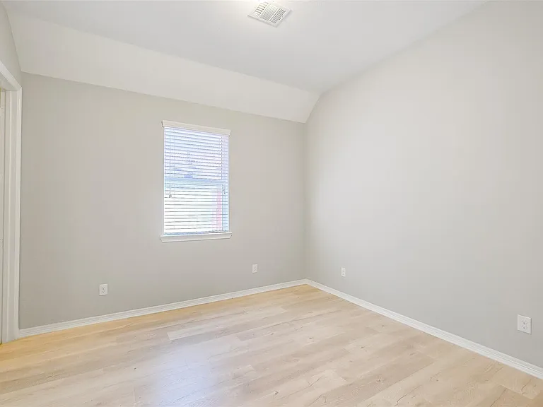 18314 Southwood Creek Dr — Photo 21