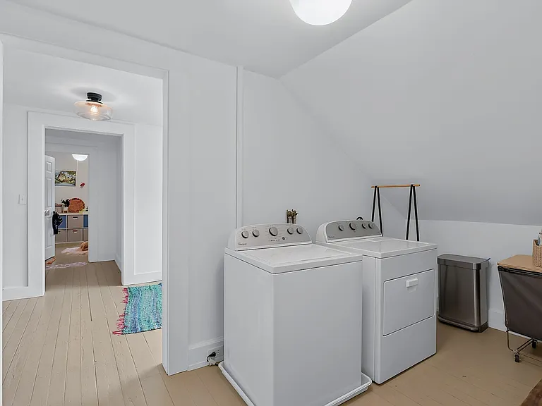 392 Park St #A — Photo 20