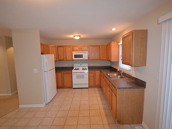 4th image of 1027 Charlesworth Ave