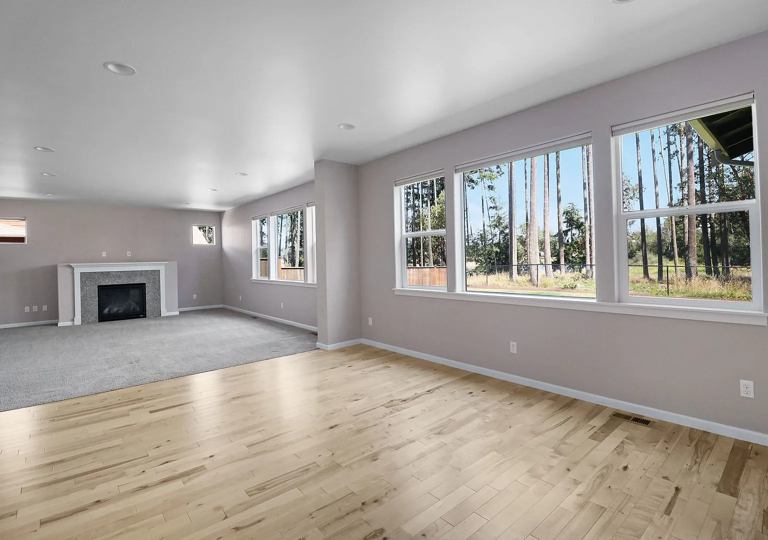 Luxury Home - 4 Beds 3 Baths - Fairway Point - Golf Course Location — Photo 2