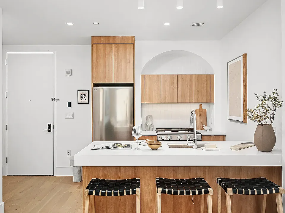151 S Elliott Pl #4K