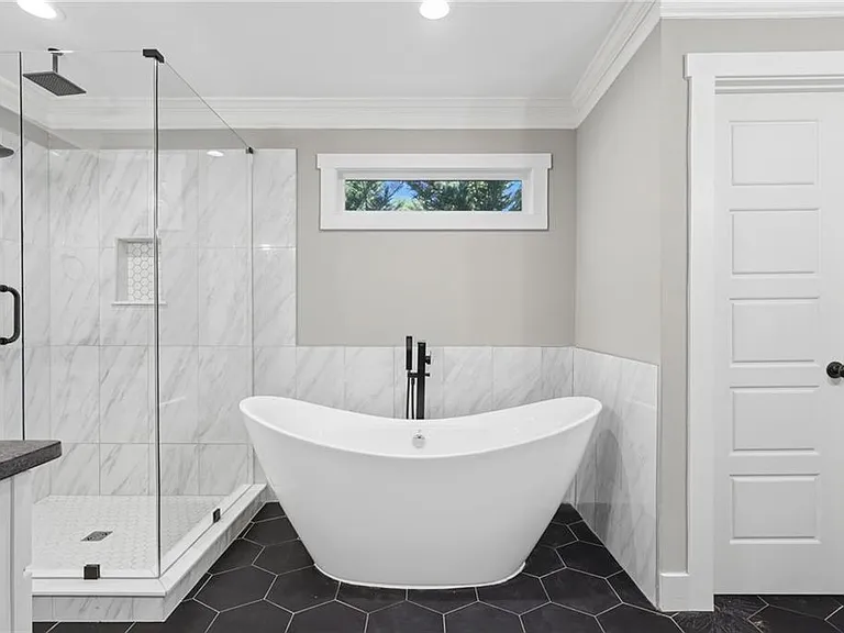 1375 Miller Reed Ave SE — Photo 11