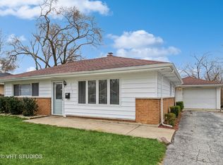 313 Blackhawk Dr, Park Forest, IL