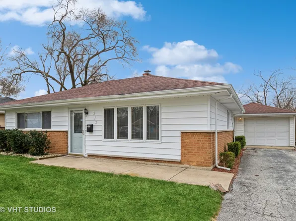 313 Blackhawk Dr, Park Forest, IL 60466