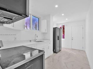 3025 NW 8th Ave #2, Miami, FL 33127