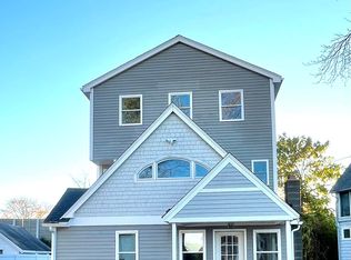 18 Wentworth Ter, Dover, NH 03820