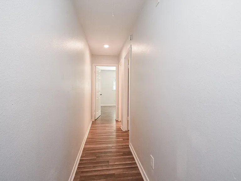 14418 Royal Hill Dr — Photo 20