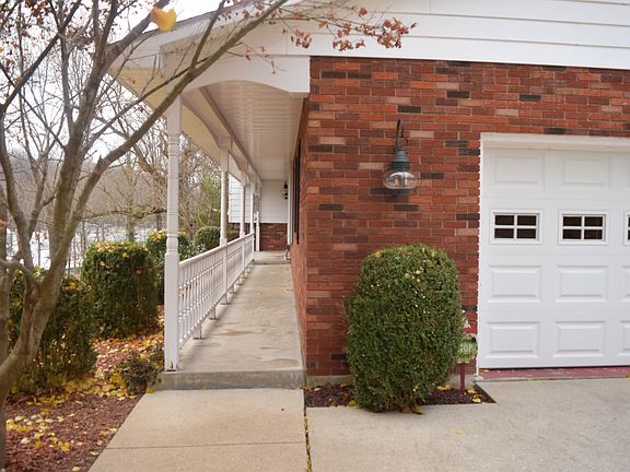 4th image of 8 Oak Creek Dr
