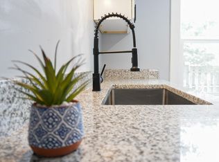 2041 Treadway Ave, Cleveland, OH 44109