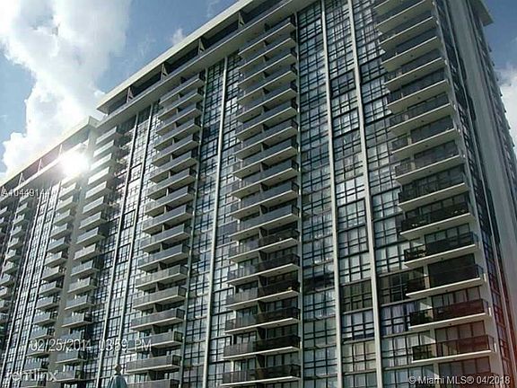 2nd image of 600 NE 36th St Penthouse 6
