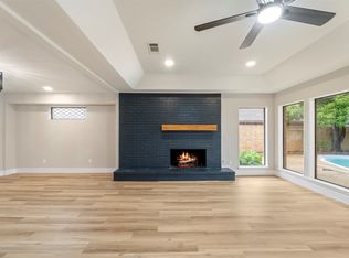 809 Havenwood Ln S, Fort Worth, TX 76112