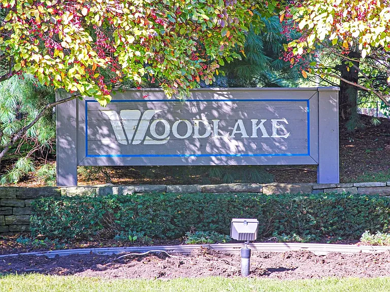 Woodlake — Photo 19