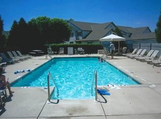 636 Pewaukee Rd, Pewaukee, WI 53072