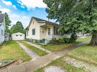 307 N Green St, Roanoke, IL