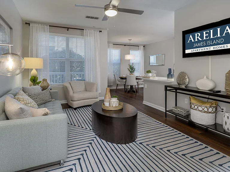 Arelia James Island — Photo 4