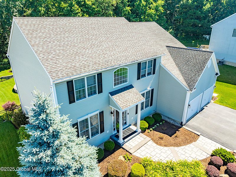 4th image of 44 Shinnecock Hills Drive