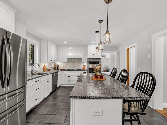 4th image of 115 Brackett Road