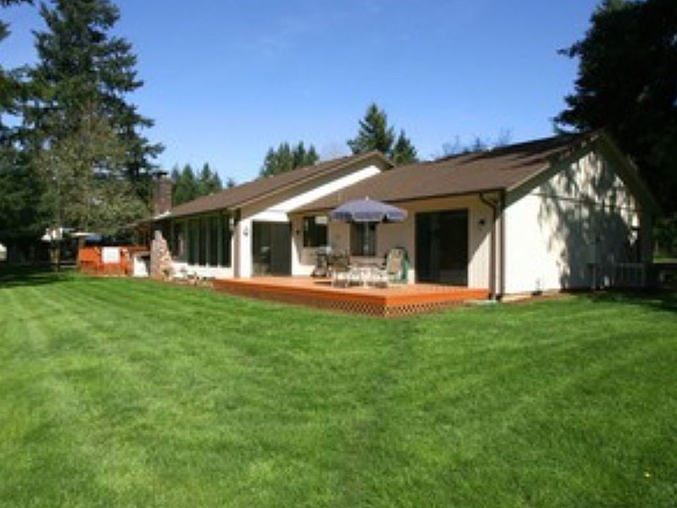 2nd image of 20135 NE 68th St
