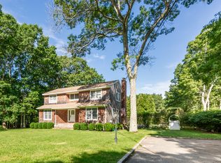 14 Squires Path, East Hampton, NY 11937