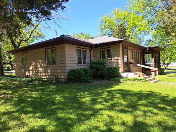 102 S Wood Ln, Hutsonville, IL 62433