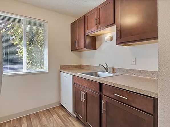 The Park at Greenway, 8350 SW Greenway Blvd #45, Beaverton, OR 97008