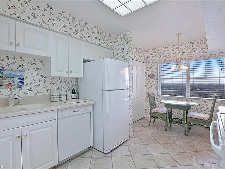 5501 Heron Point Dr #702 — Photo 9